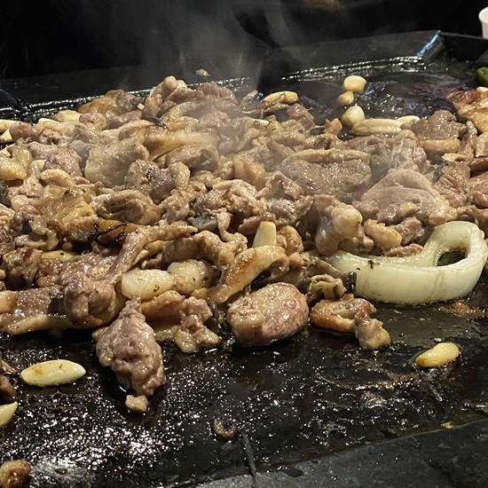 자주오리돌판구이 이미지