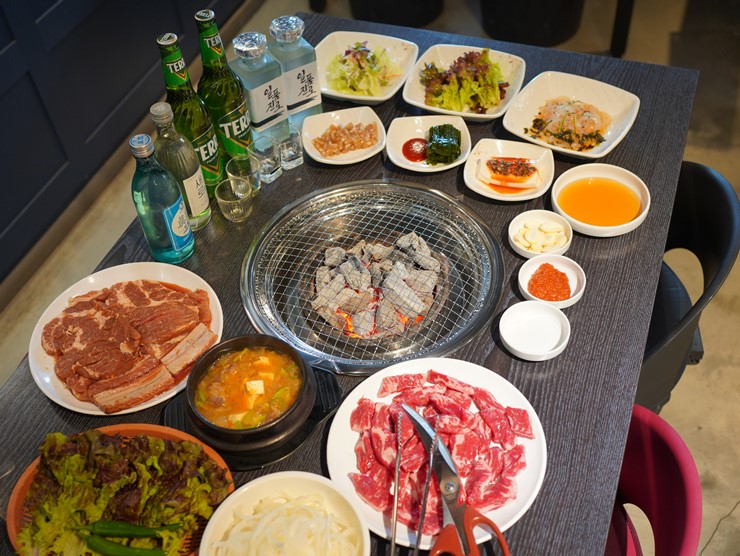 황금돼지숯불구이 이미지