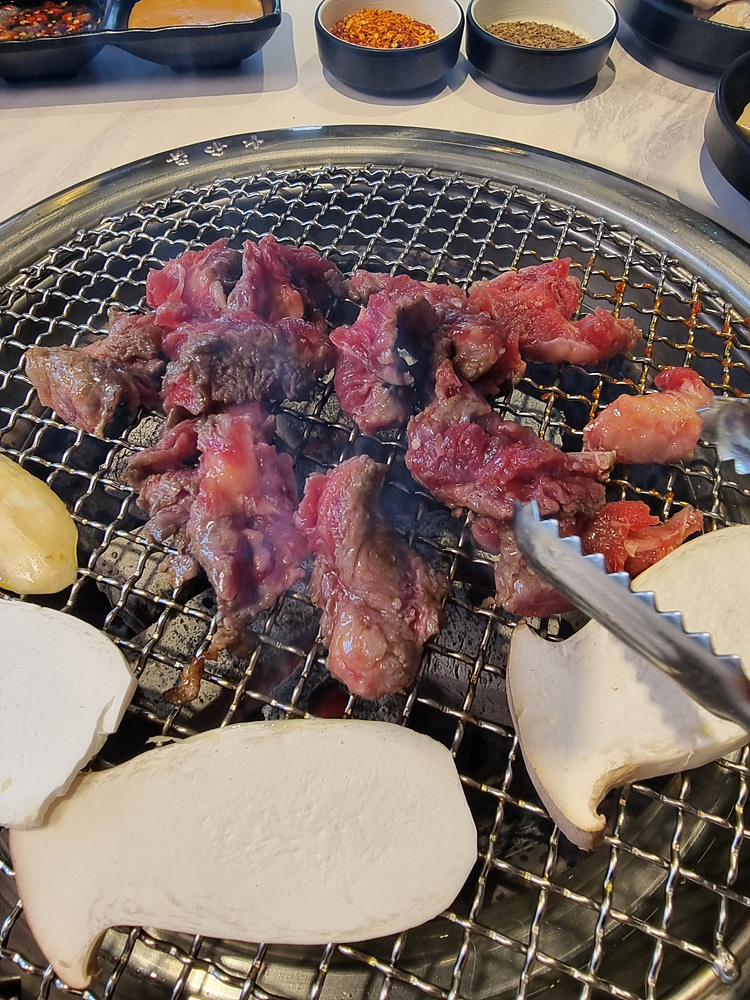 퍼뗀숯불구이 이미지