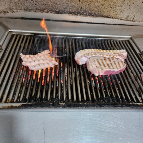 돼지네연탄구이 이미지