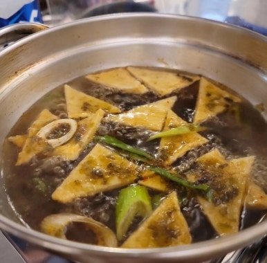 골목꽃돼지 이미지
