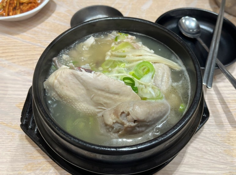 다래골한방옻닭 이미지