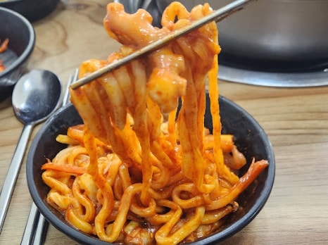 일품칼국수 이미지