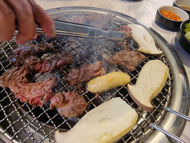 퍼뗀숯불구이 이미지