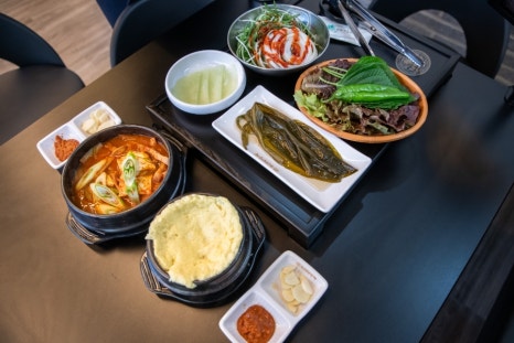 첨단솥뚜껑삼겹살 이미지