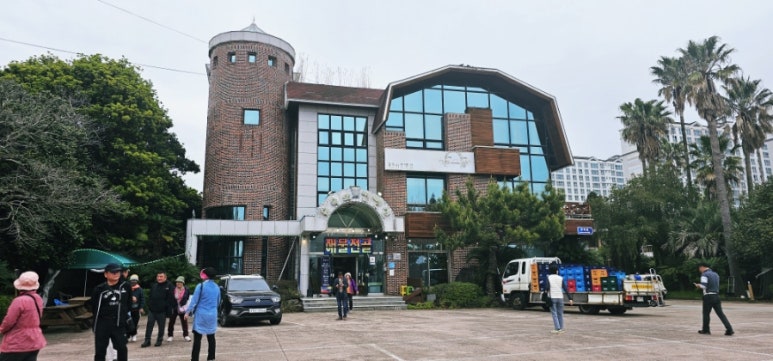 숲속의 컨벤션 이미지