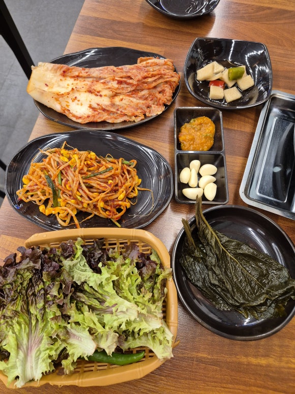 초롱꽃솥뚜껑삼겹살 이미지