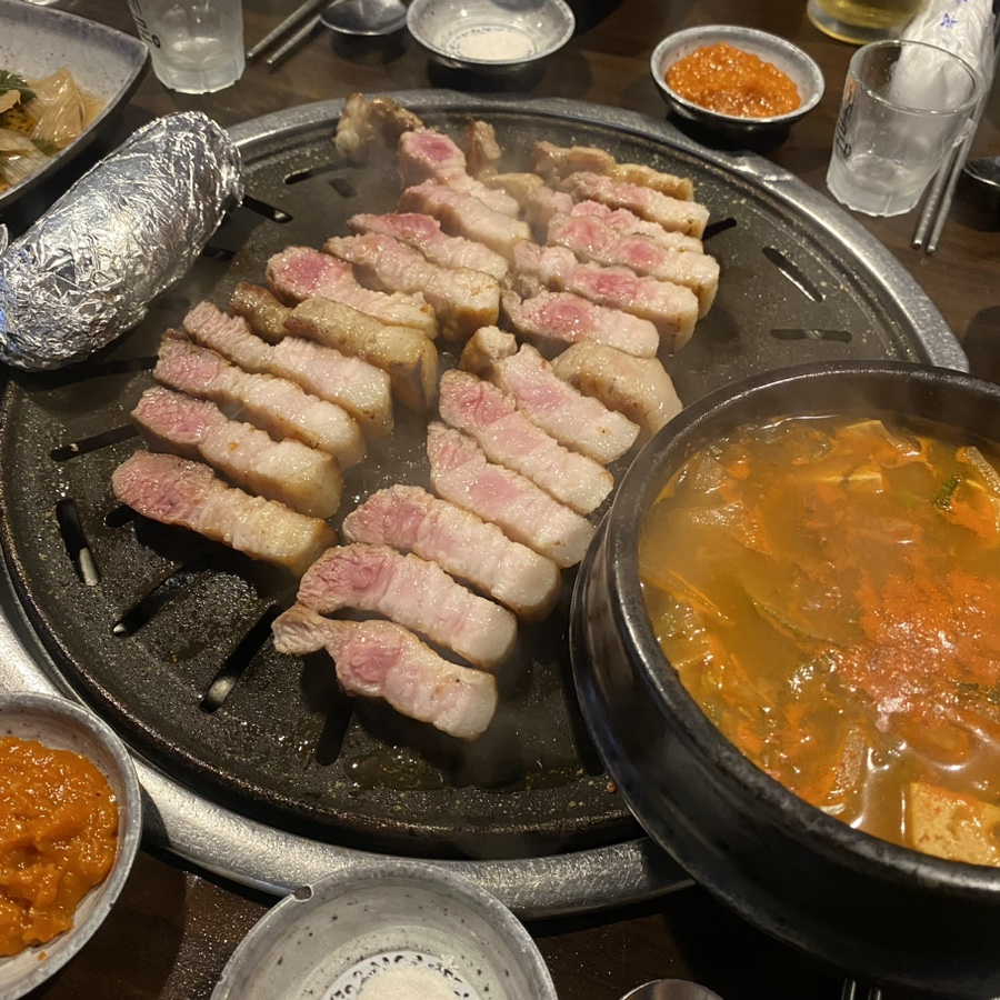 우잡고 돈잡고 이미지