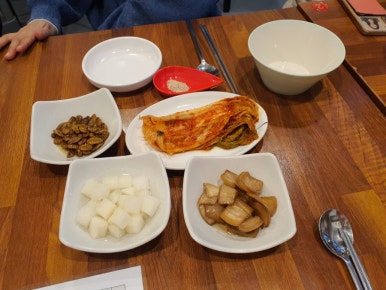 가마솥통닭꾸러기포차 이미지