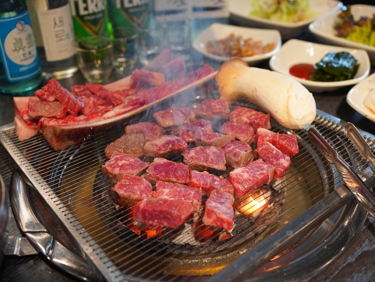 황금돼지숯불구이 이미지