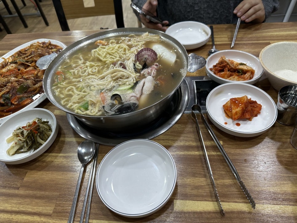 항아리수제비칼국수 이미지
