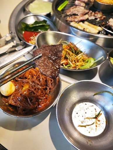 쟁반닭발 이미지