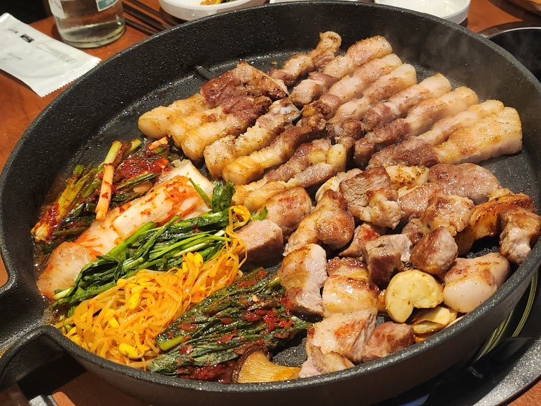 꽃돼지식당 이미지
