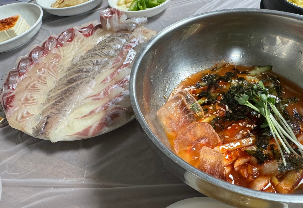 칼맛나는푸짐한횟집 이미지