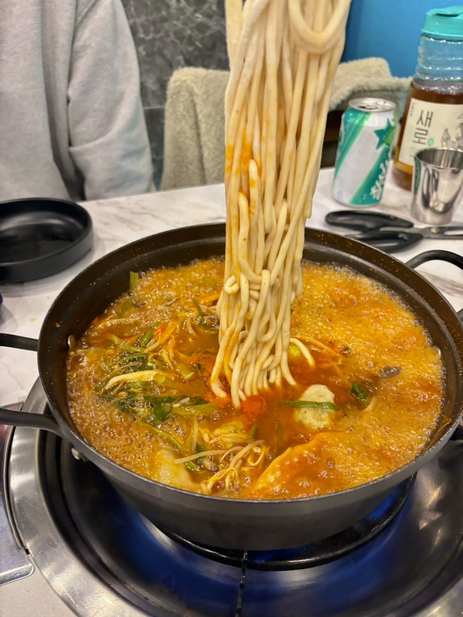 정성담은샤브칼국수 이미지