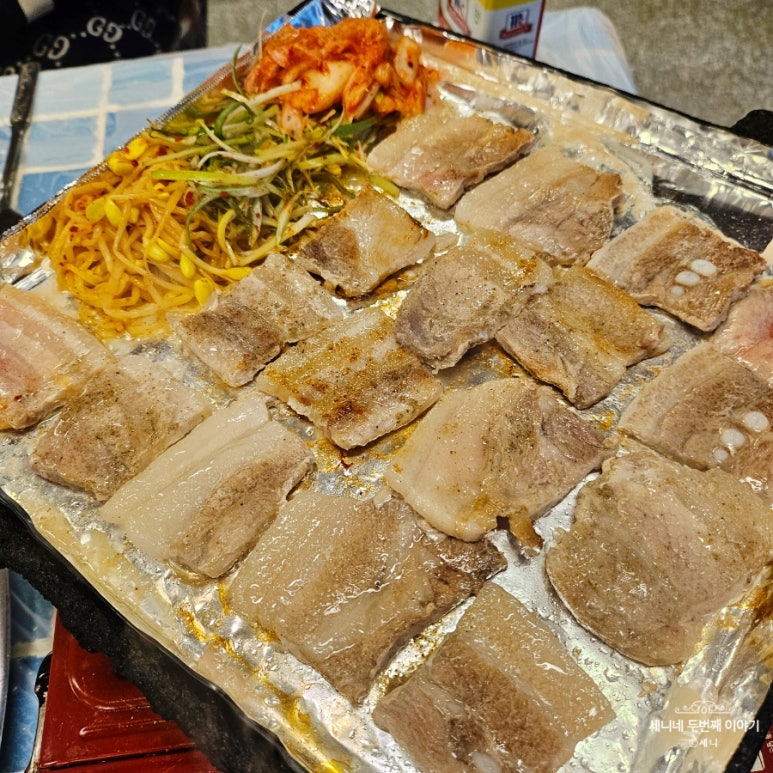 욱이네식당 이미지