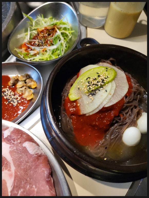 쟁반닭발 이미지