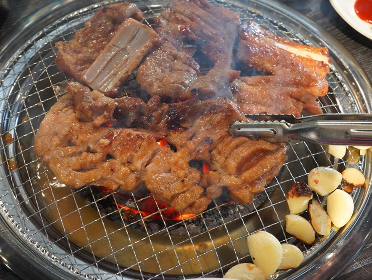 황금돼지숯불구이 이미지