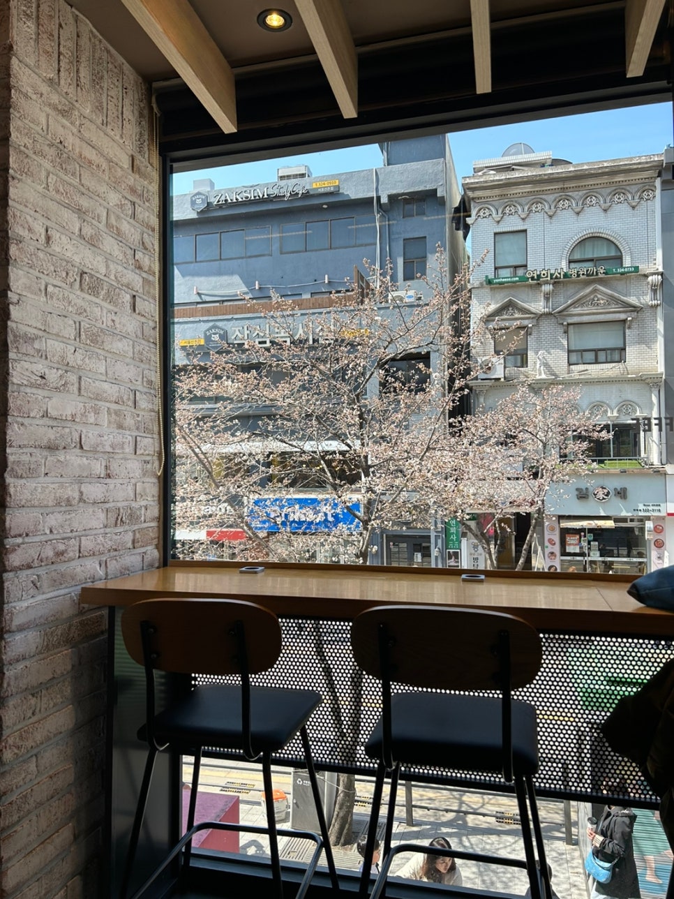 할리스 신촌점 이미지