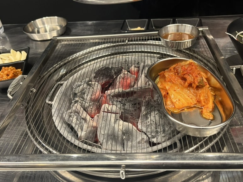 육쥽돼지 이미지