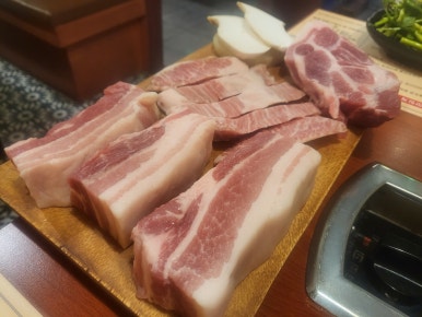 소문난솥뚜껑삼겹살 이미지