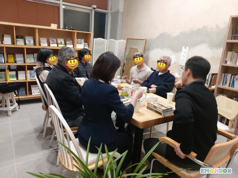책방노루귀 이미지