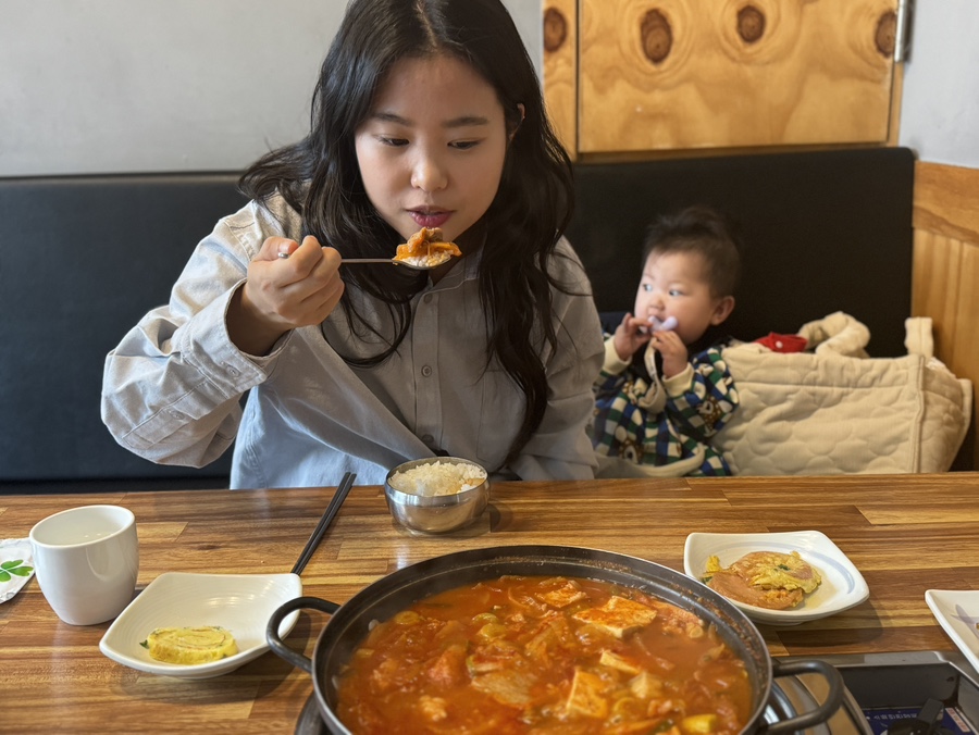 엄마네생고기김치찌개 이미지