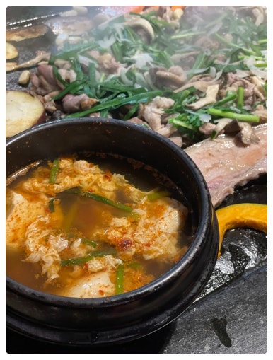 자주오리돌판구이 이미지