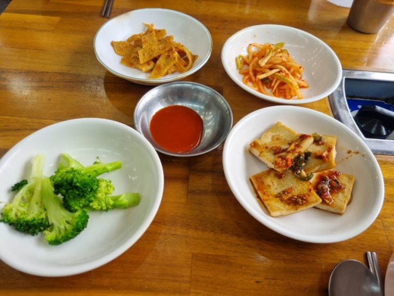 엄마네생고기김치찌개 이미지