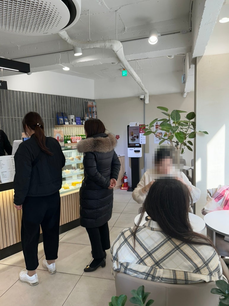 프롬하츠커피 신촌점 이미지