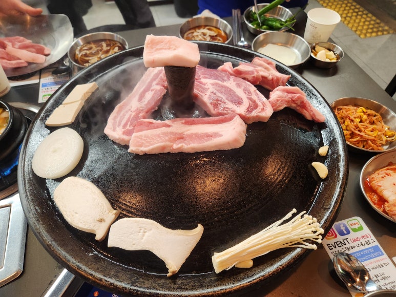 (훈솥삼)솥뚜껑삼겹살 이미지