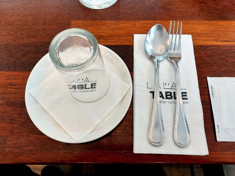 라라테이블(LALATABLE) 이미지
