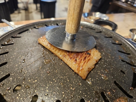 모름지기연탄구이 이미지