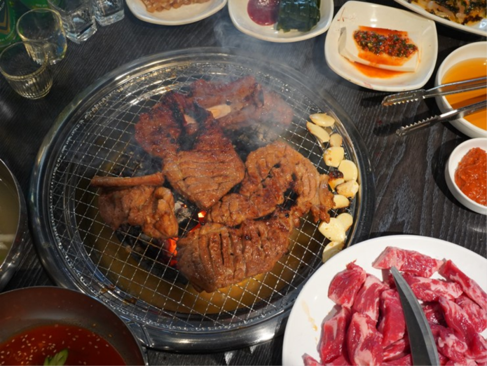 황금돼지숯불구이 이미지
