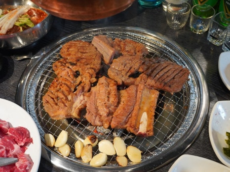 황금돼지숯불구이 이미지