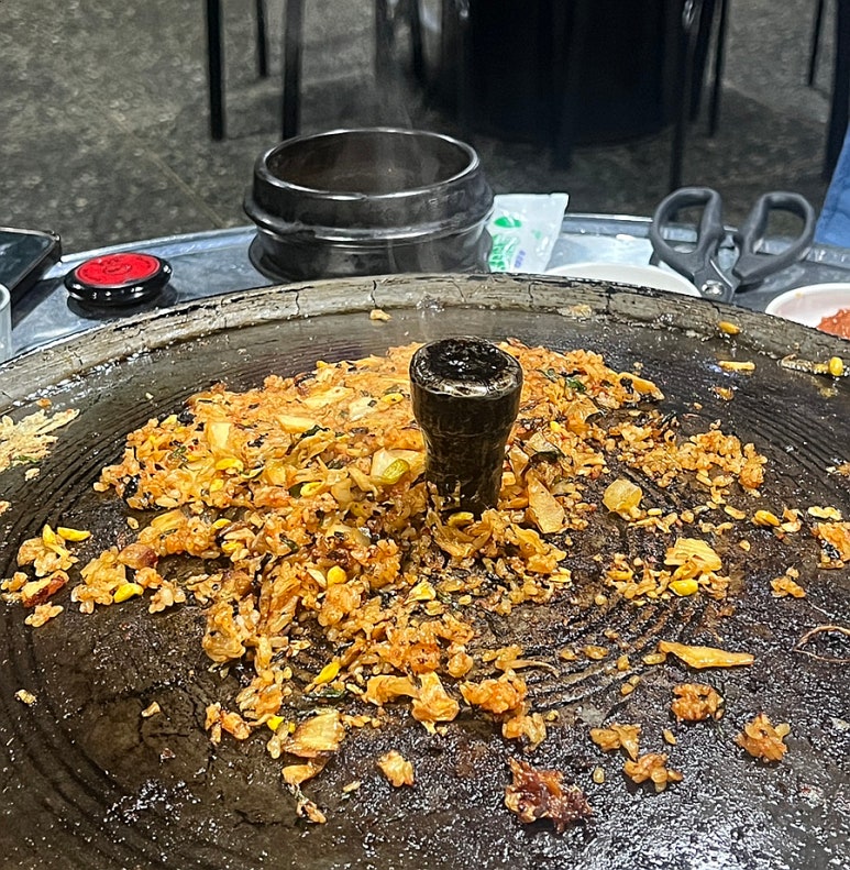 꿀돼지솥뚜껑삼겹살 이미지