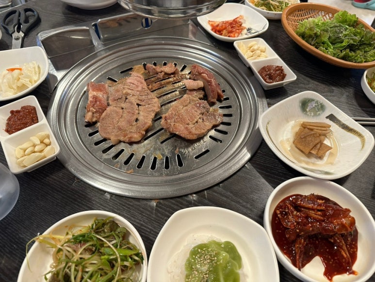 통숯불돼지갈비 이미지