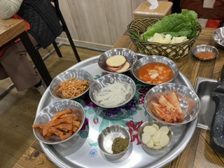 오후엔시간돼지 이미지