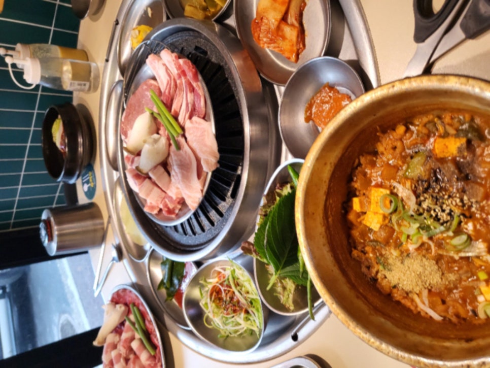 쟁반닭발 이미지