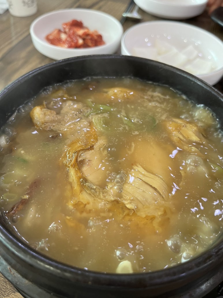 초석잠상황버섯삼계탕 이미지