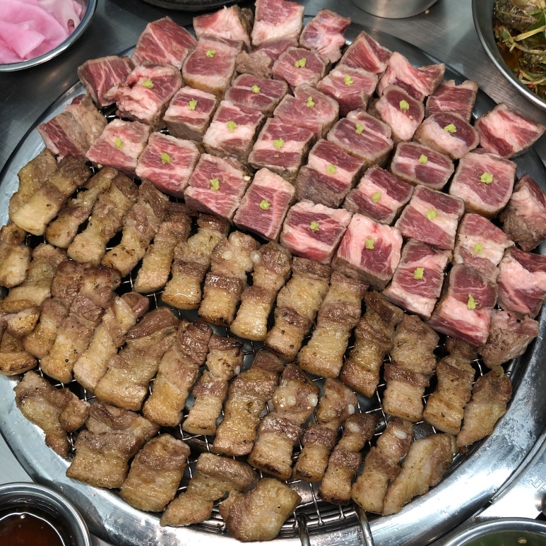 두건쓴형제 이미지