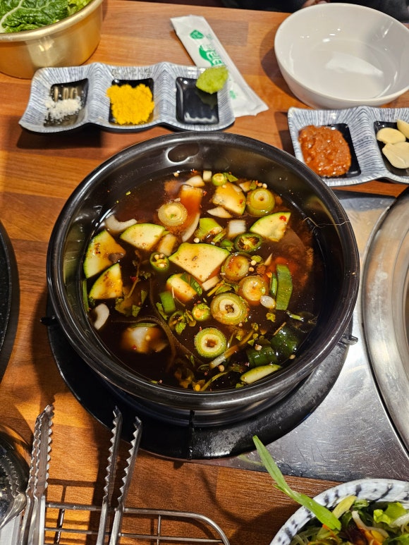 흑돼지삼백식당천곡점 이미지