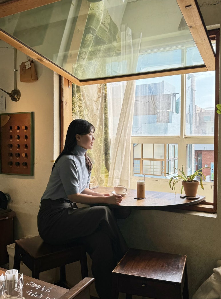 얼룩(AWLUK) 이미지