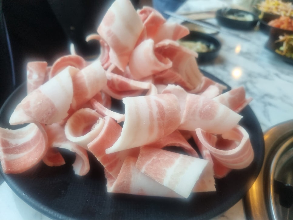 밴 돈까스와삼겹살 이미지