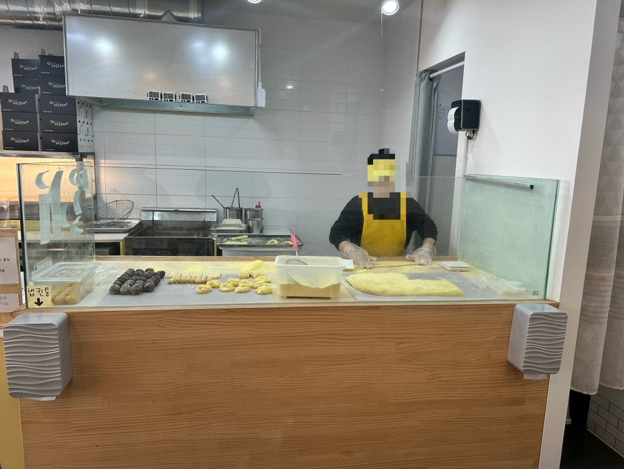 노랑고래 꽈배기 이미지