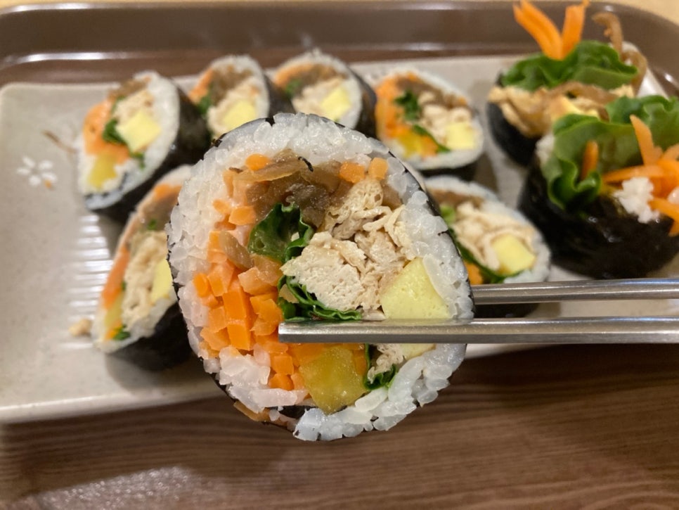 샤르르김밥 이미지