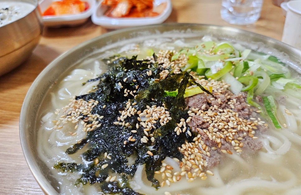 장모님칼국수.김치 이미지
