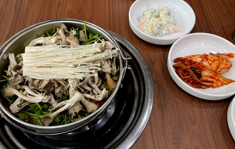 고수경샤브칼국수 이미지