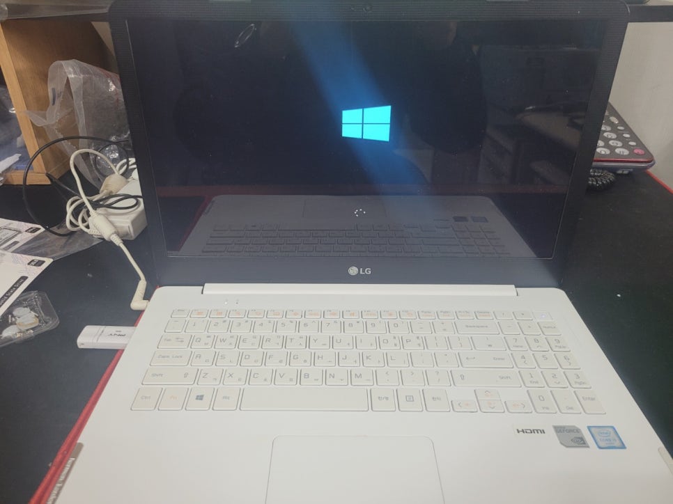 오마이컴퓨터 이미지