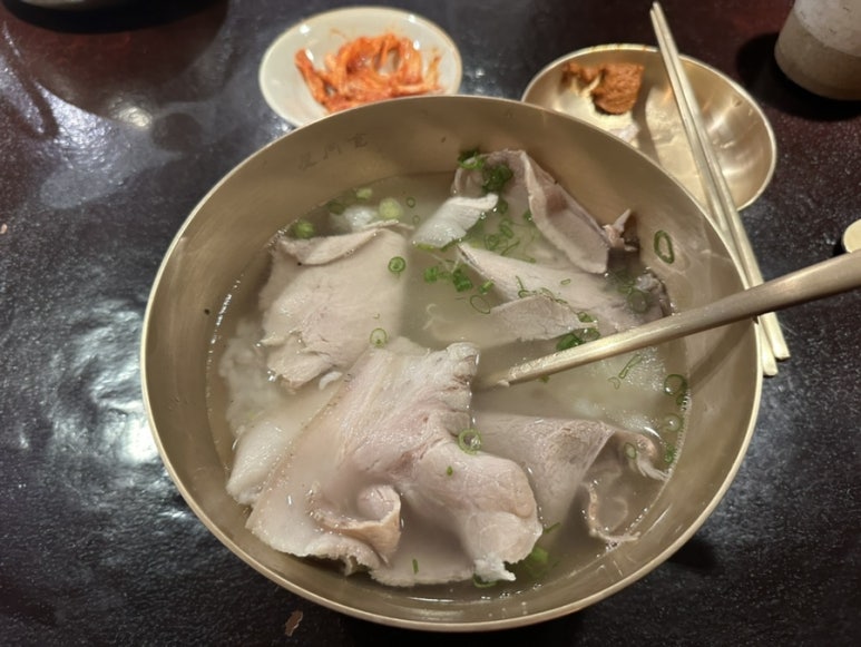 장수흙돼지 이미지